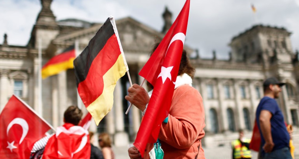 Almanya’dan Türkiye’ye dönen kaçaklara ayda 2 bin Euro